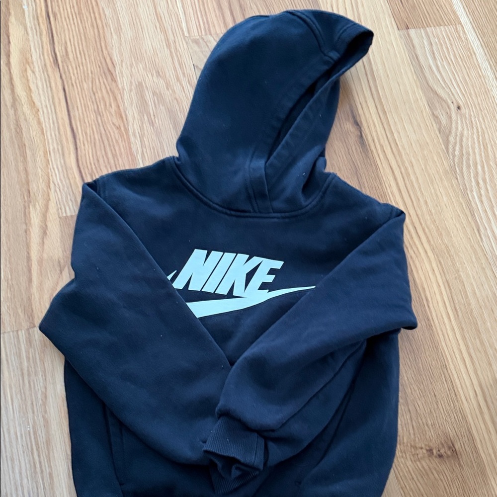 Nike Black Pullover Hoodie NWOT